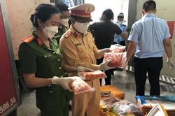 Bắt giữ 10 tấn cánh gà, nầm lợn, râu bạch tuộc trên cao tốc Pháp Vân