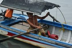 Người hùng dưới chân cầu