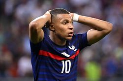 Mbappe được khuyên rời PSG