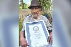 Cụ ông ở Puerto Rico lập kỷ lục người đàn ông sống lâu nhất thế giới