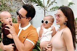 Hà Hồ - Kim Lý và cặp song sinh biến cổng nhà thành… sàn diễn