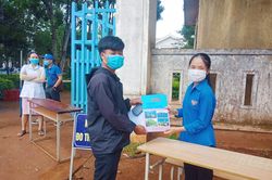 Quảng Trị trang bị hàng trăm máy tính và Atlat Địa lý cho thí sinh miền núi