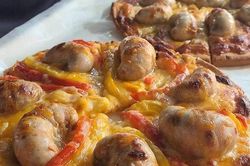 Kinh dị món pizza tinh hoàn gà, nhiều người sợ không dám ăn