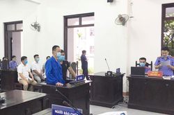 Tài xế nhốt CSGT trên xe khách, tông chốt kiểm dịch ở Đà Nẵng lĩnh 18 tháng tù