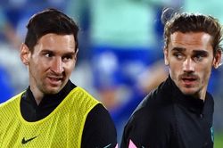 Barca bán Griezmann để giữ chân Messi