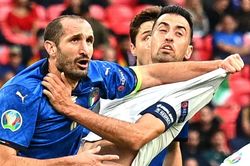 Bản lĩnh Italy và sự nghiệt ngã cho Tây Ban Nha