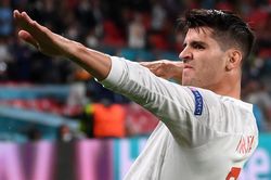 Morata xô đổ kỷ lục của Torres ở tuyển Tây Ban Nha