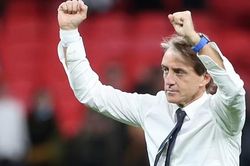 Roberto Mancini: 'Tôi thực sự muốn ngả mũ trước Tây Ban Nha'