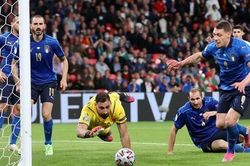 Italia vào bán kết EURO: Chiến thắng xứng đáng cho người biết tận dụng thời cơ