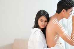 Chồng trăng hoa đã 'ăn vào máu' và hành động 'xử đẹp' không nương tay của vợ trẻ