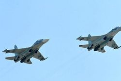 Đột ngột xuất hiện sát tàu sân bay Anh, Nga khiến NATO hoảng loạn