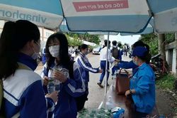 Test nhanh cho 500 thí sinh và cán bộ coi thi ở Quảng Trị