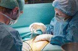 Lời khai của bác sĩ chở thi thể cô gái nâng ngực tử vong từ TP.HCM về tỉnh Trà Vinh