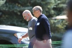 Bill Gates xuất hiện tại trại hè tỷ phú