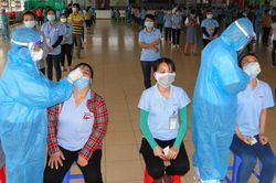 Nhiều công nhân bất ngờ có giấy xét nghiệm SARS-CoV-2