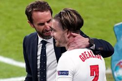 Tuyển Anh trưởng thành theo sự già dơ của Southgate