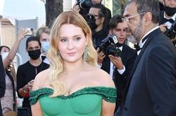 Cannes 2021 ngày 3: Sao nhí một thời khoe vòng một khủng