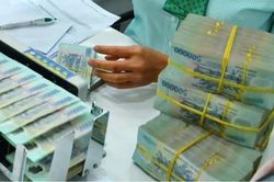 Lãi suất huy động giảm - lãi vay cao, ngân hàng đang 'mua rẻ, bán đắt'?