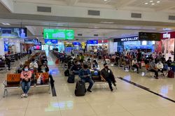 Hơn 13.000 hành khách từ TP.HCM ra Hà Nội