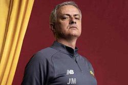 Mourinho 'đá đểu' cả Chelsea, MU và Tottenham khi ra mắt Roma