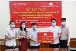 Trao tặng thiết bị và máy móc cho ngành Y tế phòng, chống dịch COVID-19