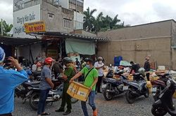 Gần 100 người tụ tập nhận hàng hóa, chủ bãi xe bị phạt 30 triệu đồng