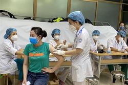 Mở rộng đối tượng tiêm vắc xin COVID-19 trong chiến dịch tiêm chủng lớn nhất lịch sử