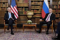 Tổng thống Mỹ Joe Biden điện đàm với ông Putin về an ninh mạng và Syria