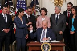 Tổng thống Biden ký sắc lệnh thúc đẩy cạnh tranh doanh nghiệp