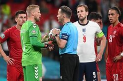 Sát thủ đầu bạc Ravanelli lo trọng tài giúp Anh vô địch EURO 2020