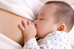 Vắc xin phòng COVID-19 mRNA không ảnh hưởng tới sữa mẹ