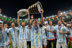 Cận cảnh Messi cùng Argentina vô địch Copa America 2021
