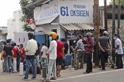 Cạn oxy cho bệnh nhân COVID-19, Indonesia xin hỗ trợ quốc tế