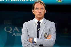 Mancini, biểu tượng thời trang EURO 2020