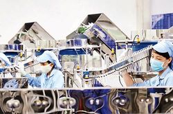 Tăng tốc sản xuất bơm kim tiêm