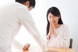 Vợ luôn chê bai sếp nhưng sau lưng lại làm nhân tình của hắn