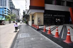 Thái Lan áp đặt các biện pháp phòng dịch cứng rắn nhất trong hơn một năm