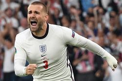 Mourinho quay ngược thái độ với Luke Shaw