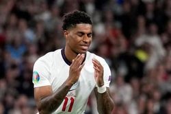 Rashford viết tâm thư 'đọc muốn khóc' sau khi đá hỏng luân lưu