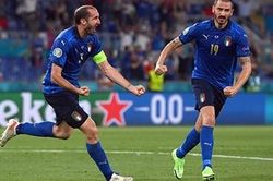 'Kinh nghiệm của Chiellini và Bonucci làm nên chân đế cho Italia'