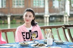 Khoe có nhiều đàn ông theo đuổi, Trương Bá Chi bị dân mạng mỉa mai
