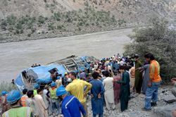 Nổ xe buýt chở nhiều công nhân Trung Quốc ở Pakistan