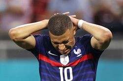 Van Gaal: 'Huấn luyện Mbappe là một thách thức'