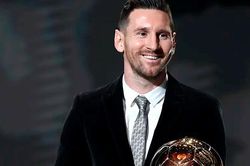 Messi chiếm lợi thế trong cuộc đua Quả bóng Vàng