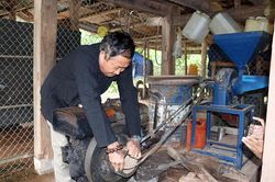 Người 'truyền lửa' ở ngã ba biên giới