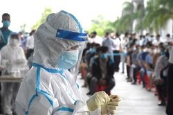 Covid-19: Cụ ông 74 tuổi ở Đà Nẵng nhiễm SARS-CoV-2; TP. Hồ Chí Minh thêm 3 ca tử vong