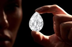 Viên kim cương 101 carat đầu tiên được mua bằng tiền điện tử