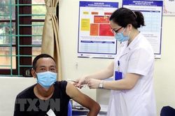 Quảng Ninh tiêm vaccine phòng COVID-19 cho cư dân ở biên giới