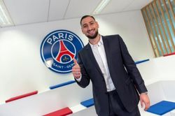 Donnarumma gia nhập Paris Saint-Germain