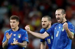 Nhà vô địch EURO Chiellini đối mặt cảnh thất nghiệp